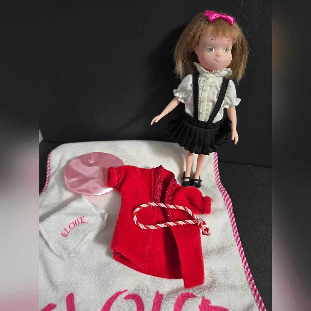 Madame Alexander Eloise Absolutely Essential Overnight Kit Doll Set - Picture 11 of 16